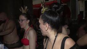 VIDEO Revelion în costume de baie! Sute de turiști au sărbătorit noul an la Băile Felix